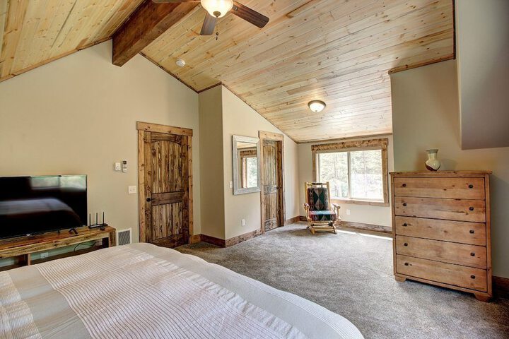 Room 10 of 74