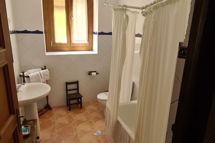 Room 49 of 80