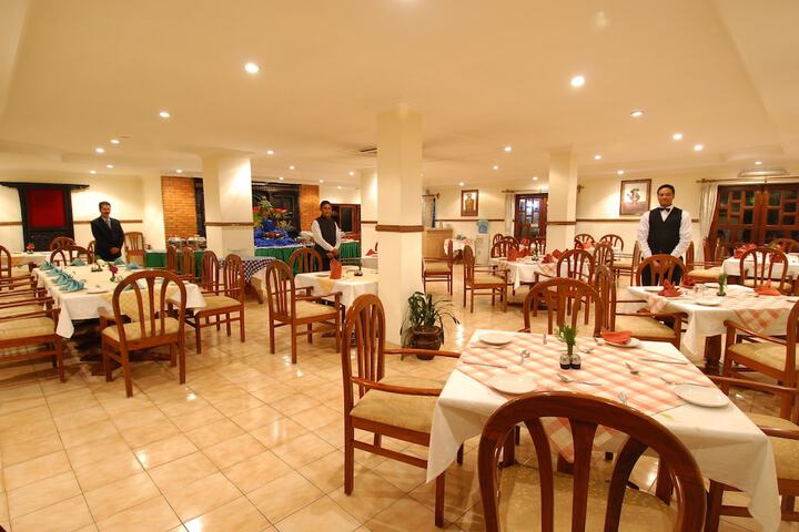 Dining Photos
