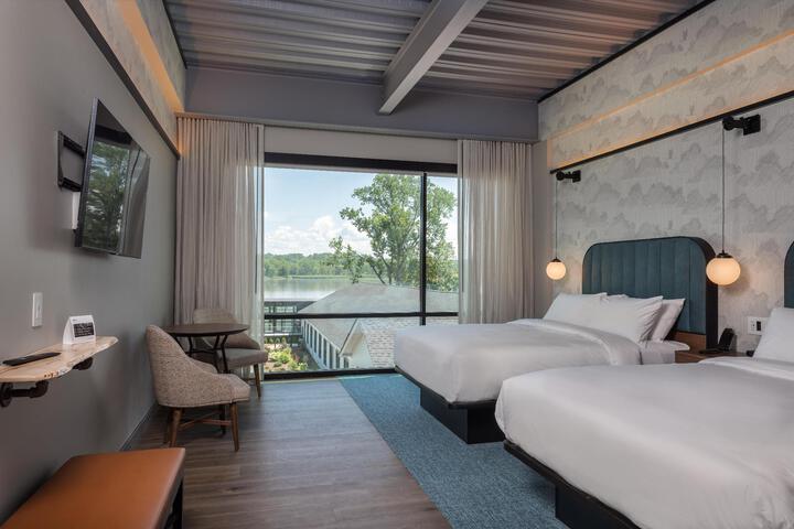 2 Queen Beds (6 of 7)