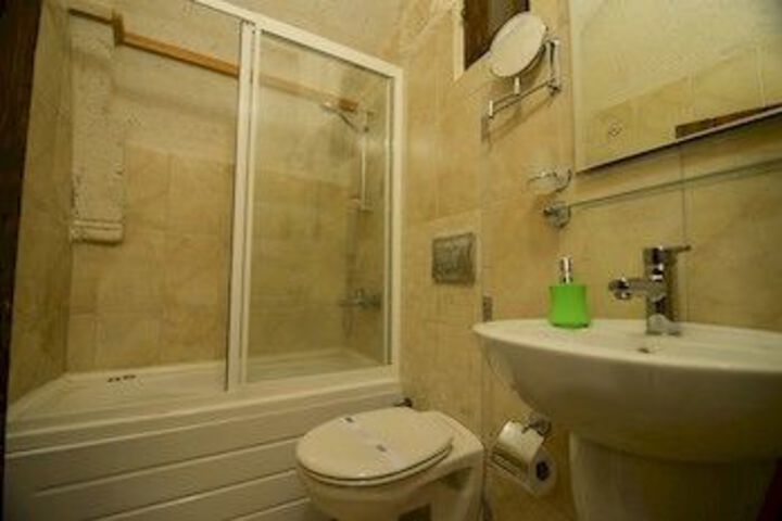 Room 3 of 40