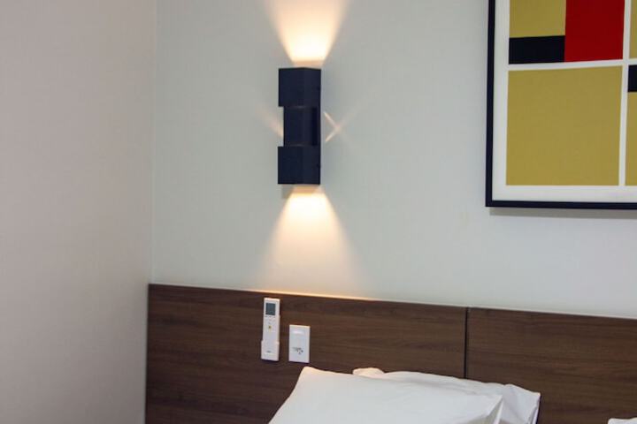 Room 33 of 89