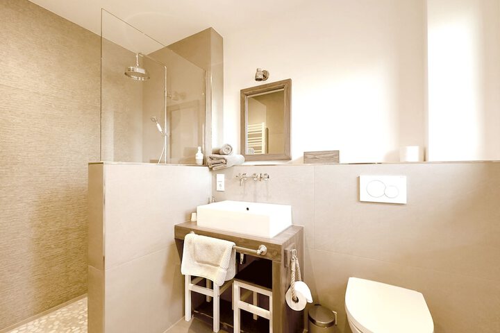 Room 55 of 82