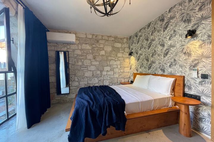 Room 44 of 75