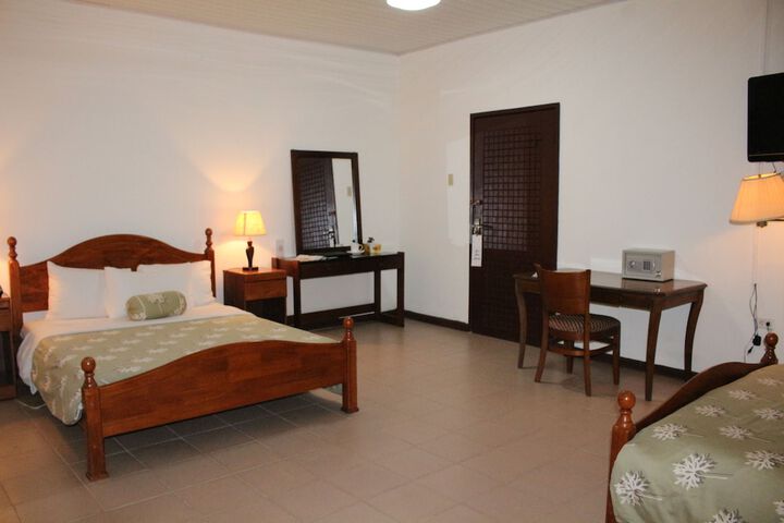 Room 9 of 26