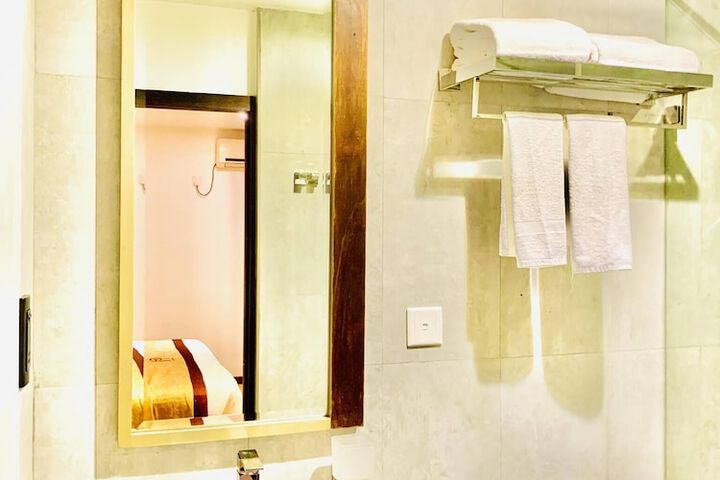 Room 14 of 29