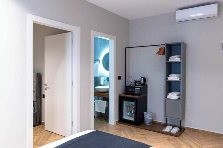 Room 74 of 265