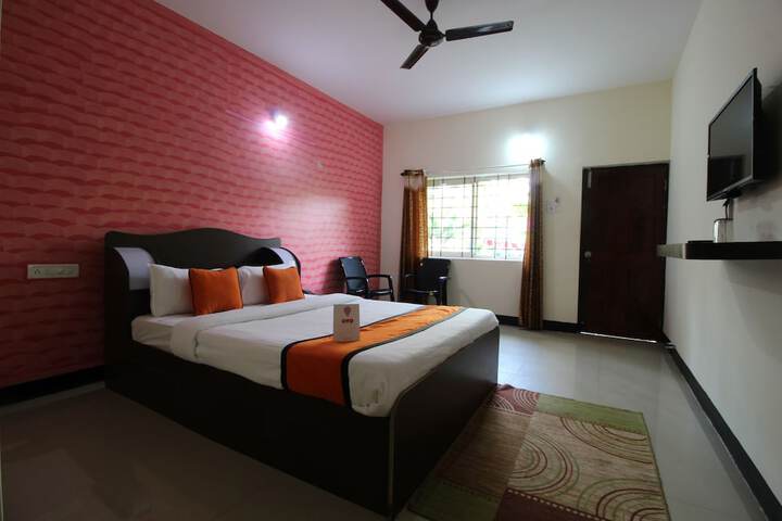 Room 6 of 13