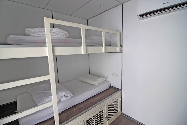 Room 12 of 129