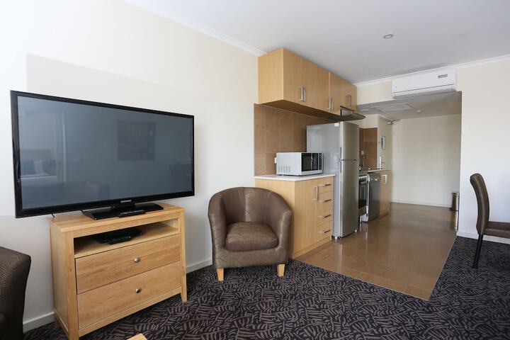 Room 6 of 73