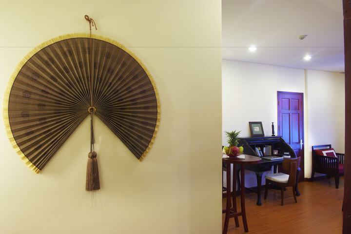 Room 4 of 52