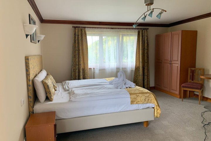 Room 65 of 106