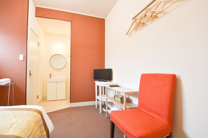 Room 10 of 97