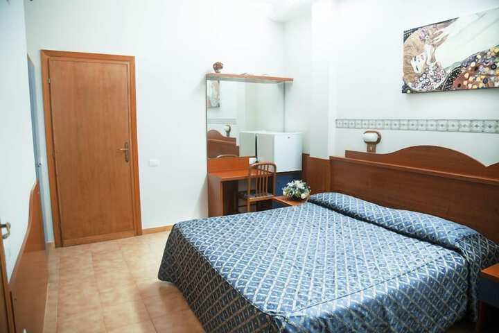 Room 5 of 19