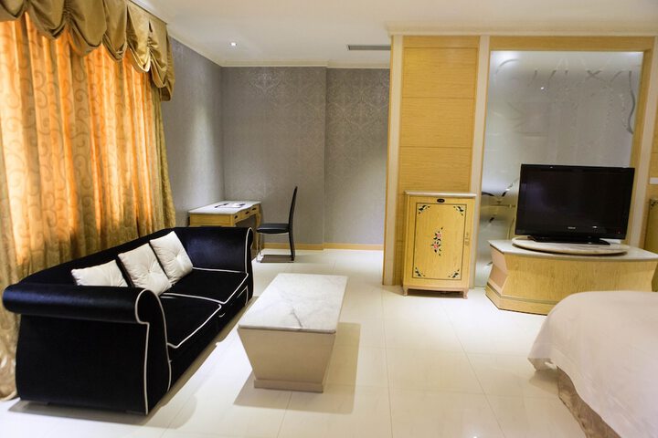 Room 44 of 62