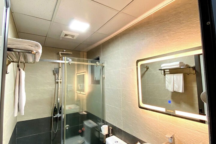 Room 30 of 36