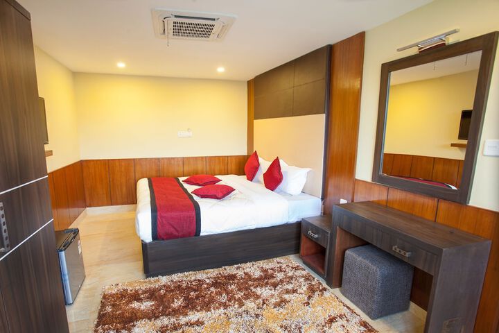 Room 9 of 25