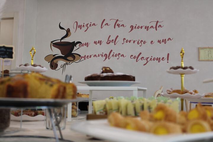 Breakfast/Coffee Service 29 of 36