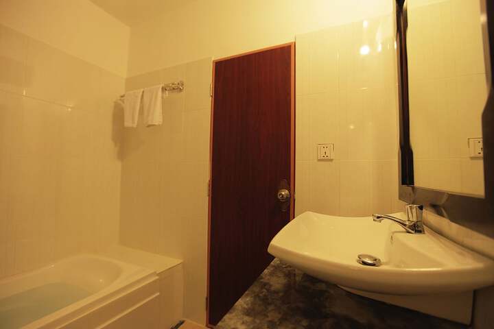 Room 21 of 41