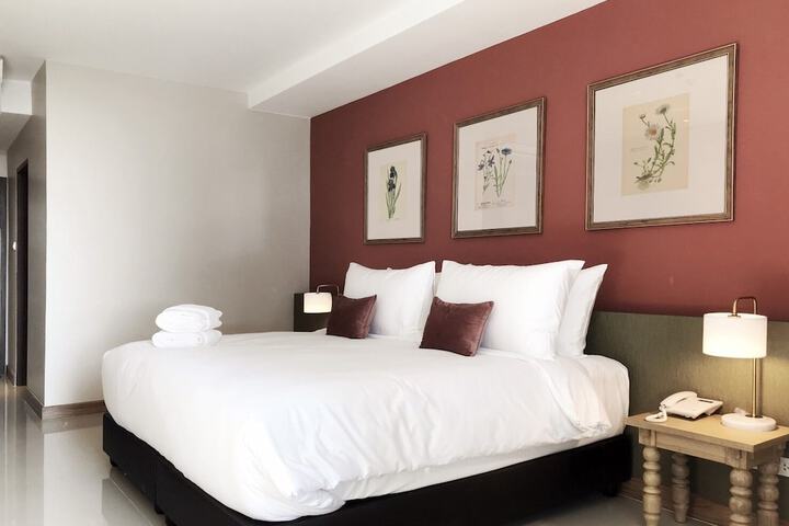 Room 4 of 260