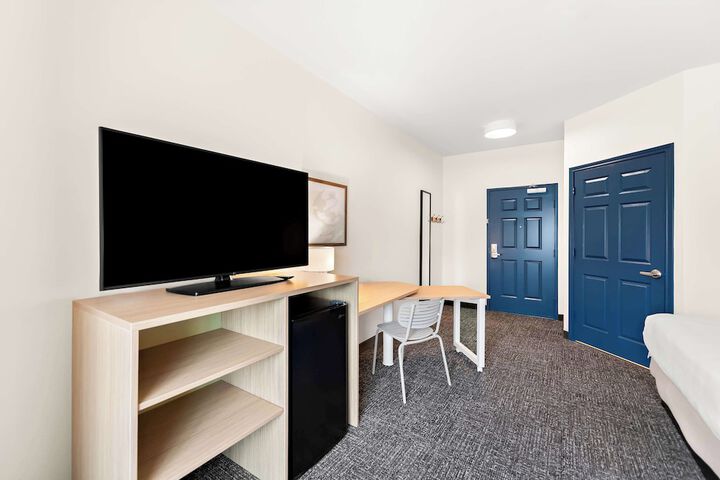2 Queen Beds Accessible (10 of 11)