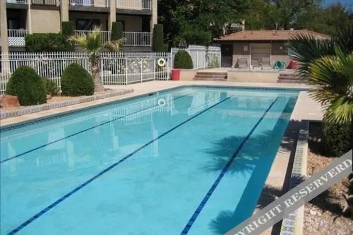 Pool 5 of 10