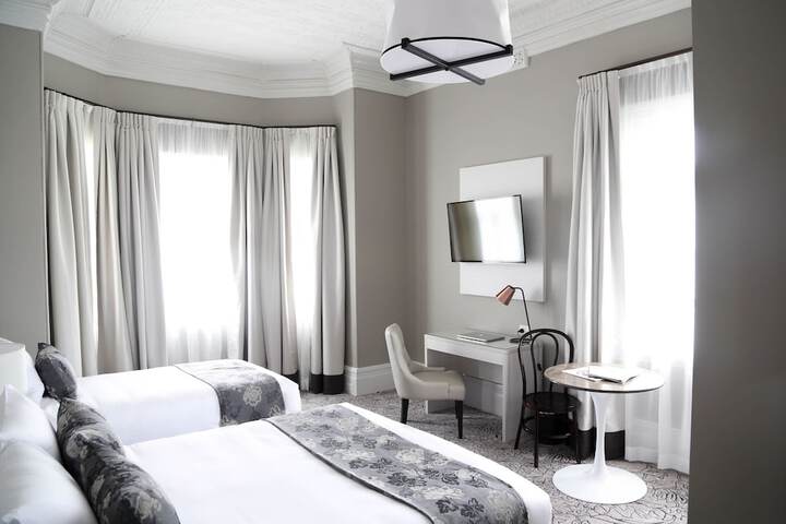 Room 16 of 50