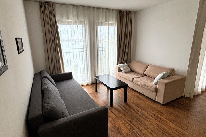 Room 15 of 177