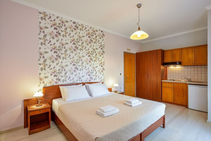 Room 14 of 33