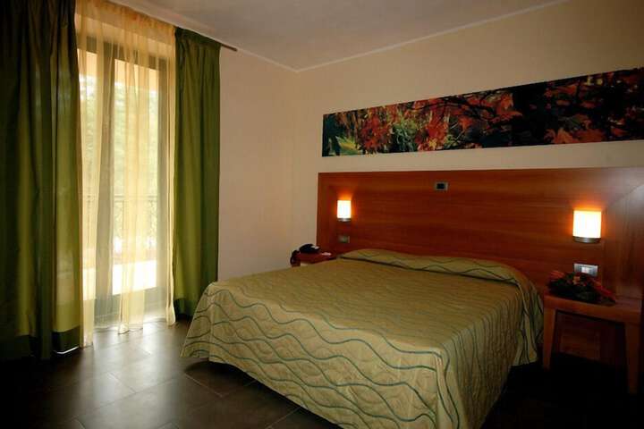 Room 9 of 52