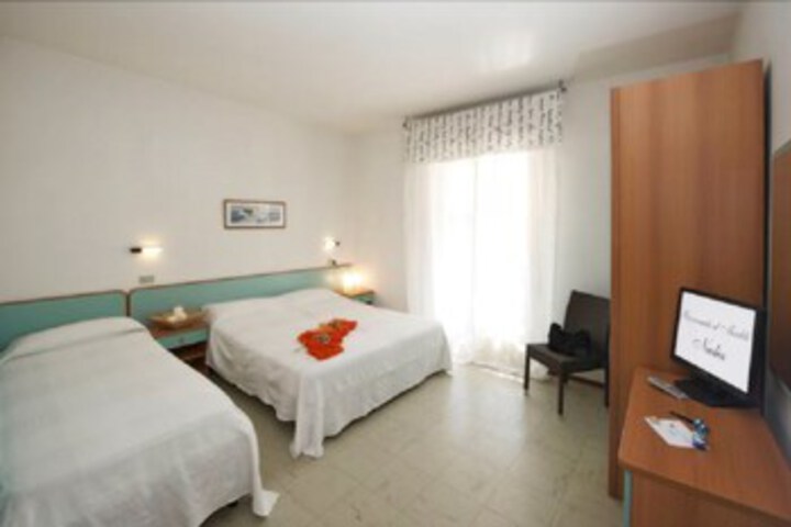 Room 6 of 23