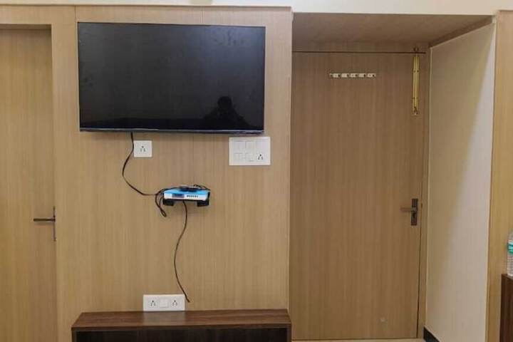 Room 8 of 17