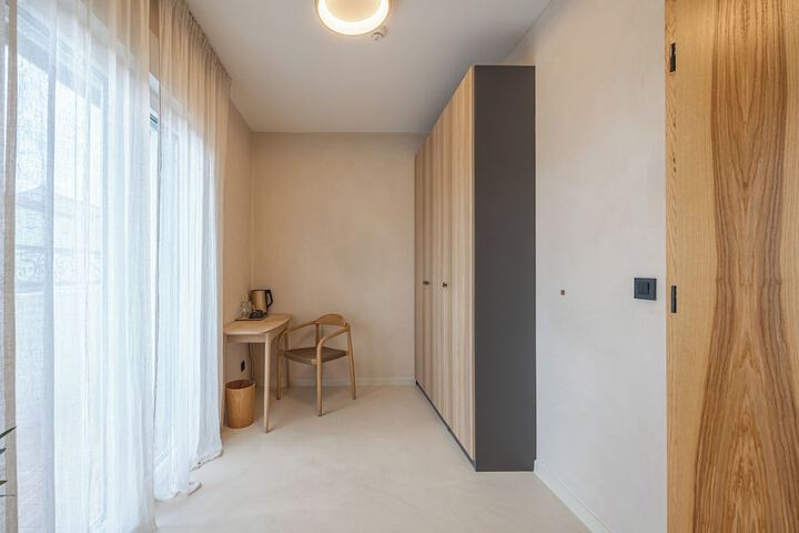 Room 16 of 35
