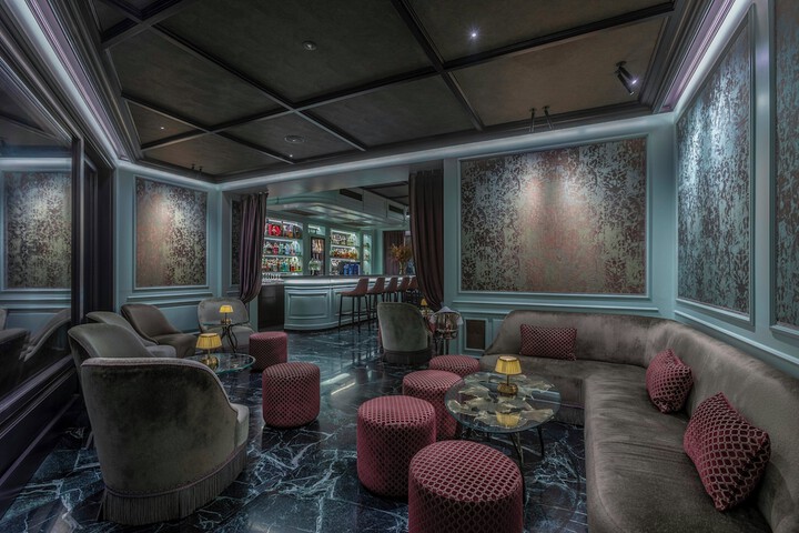 Lounge 147 of 185