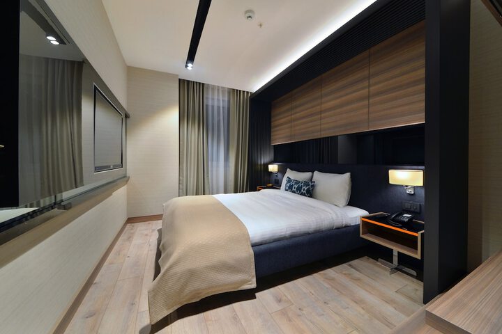 Room 42 of 62