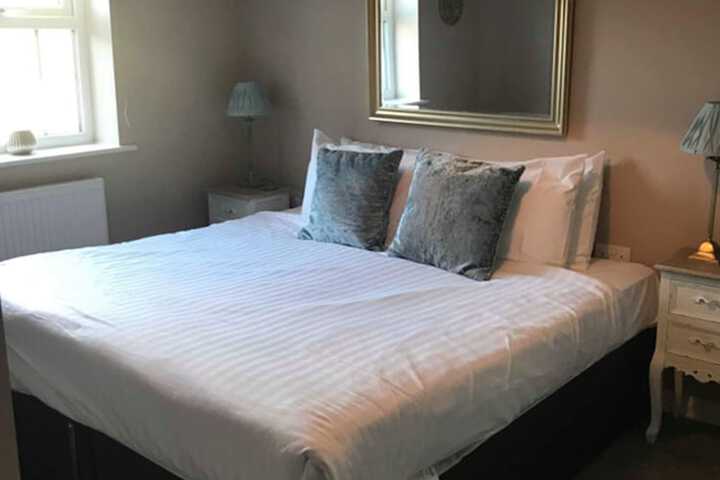 Room 6 of 18