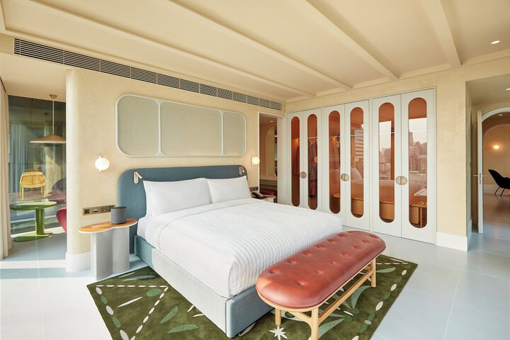 Room 27 of 141