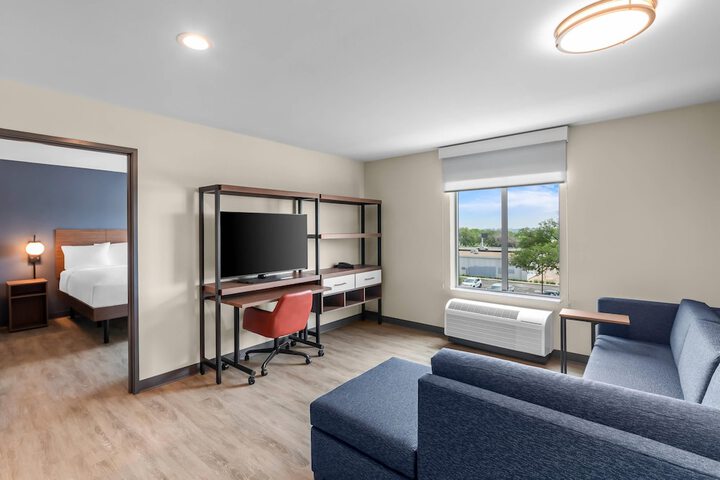 Room 27 of 65