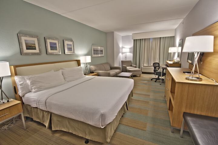 Room 4 of 94