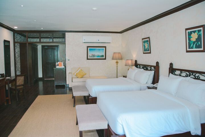 Room 17 of 51