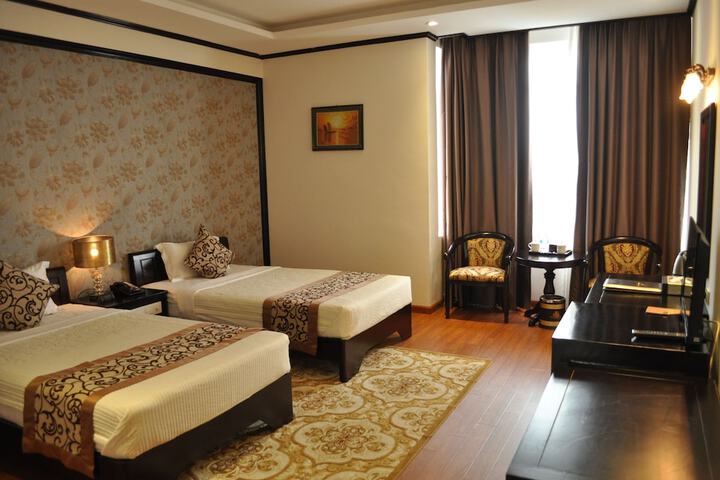 Room 15 of 34