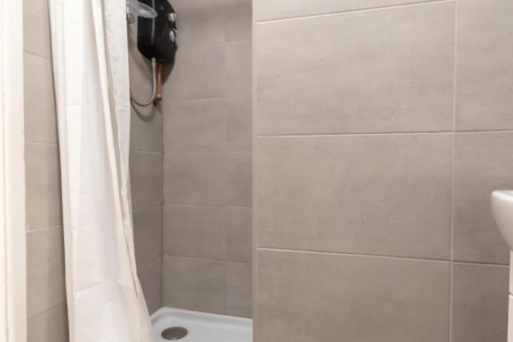 Exterior of Newly Renovated 2 Bed Ground Floor Flat