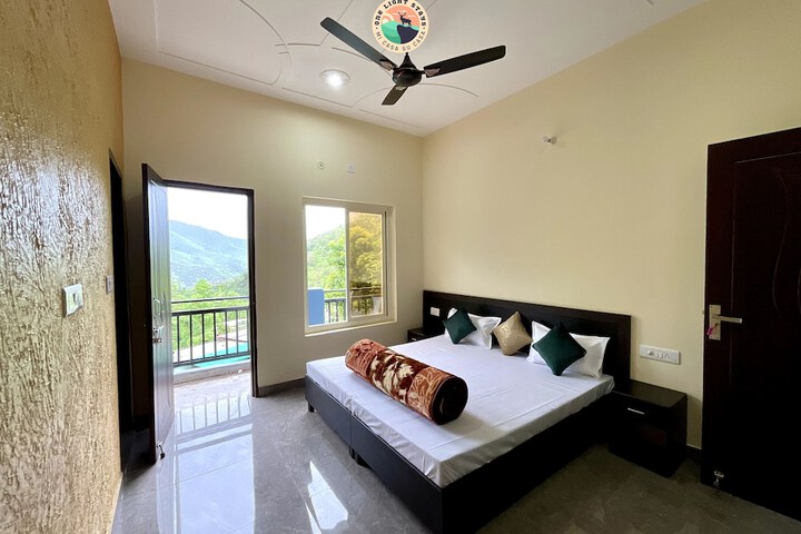 Room 33 of 60
