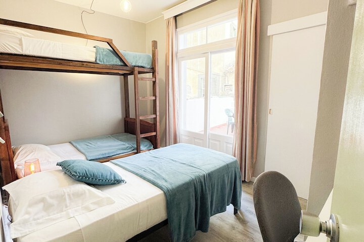 Room 12 of 35