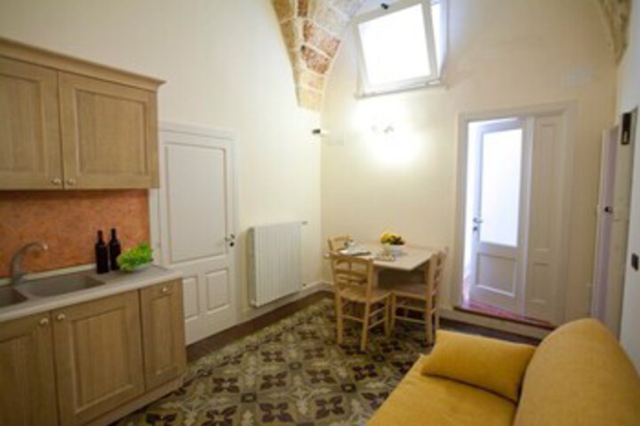 Room 12 of 20