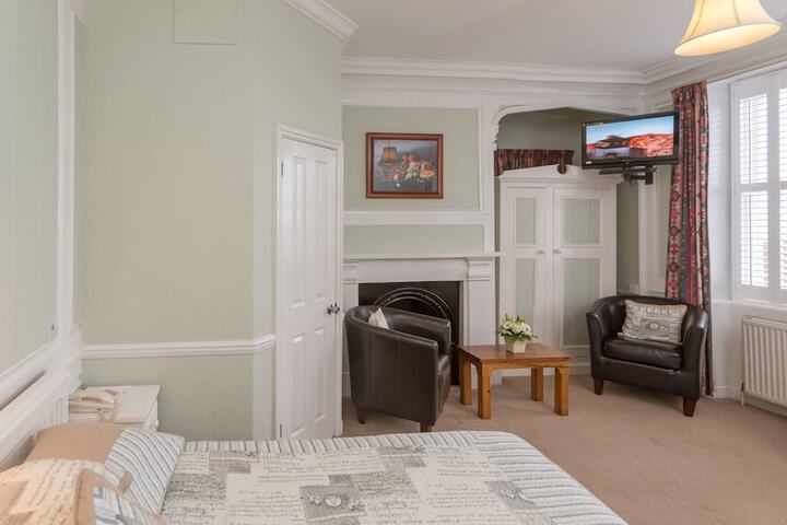 Room 8 of 37