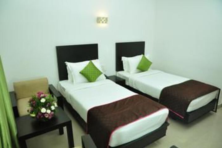 OYO 1698 Hotel Park Residency Ramanattukara