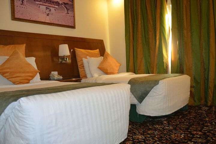 Room 30 of 110