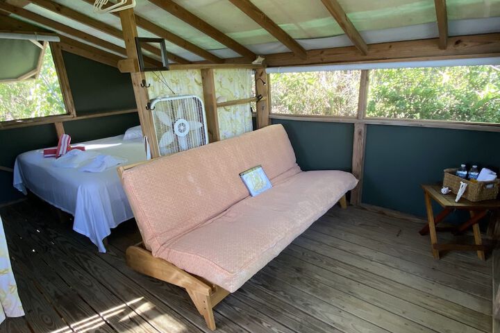 Room 13 of 110