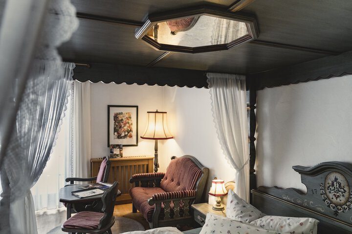 Room 17 of 44